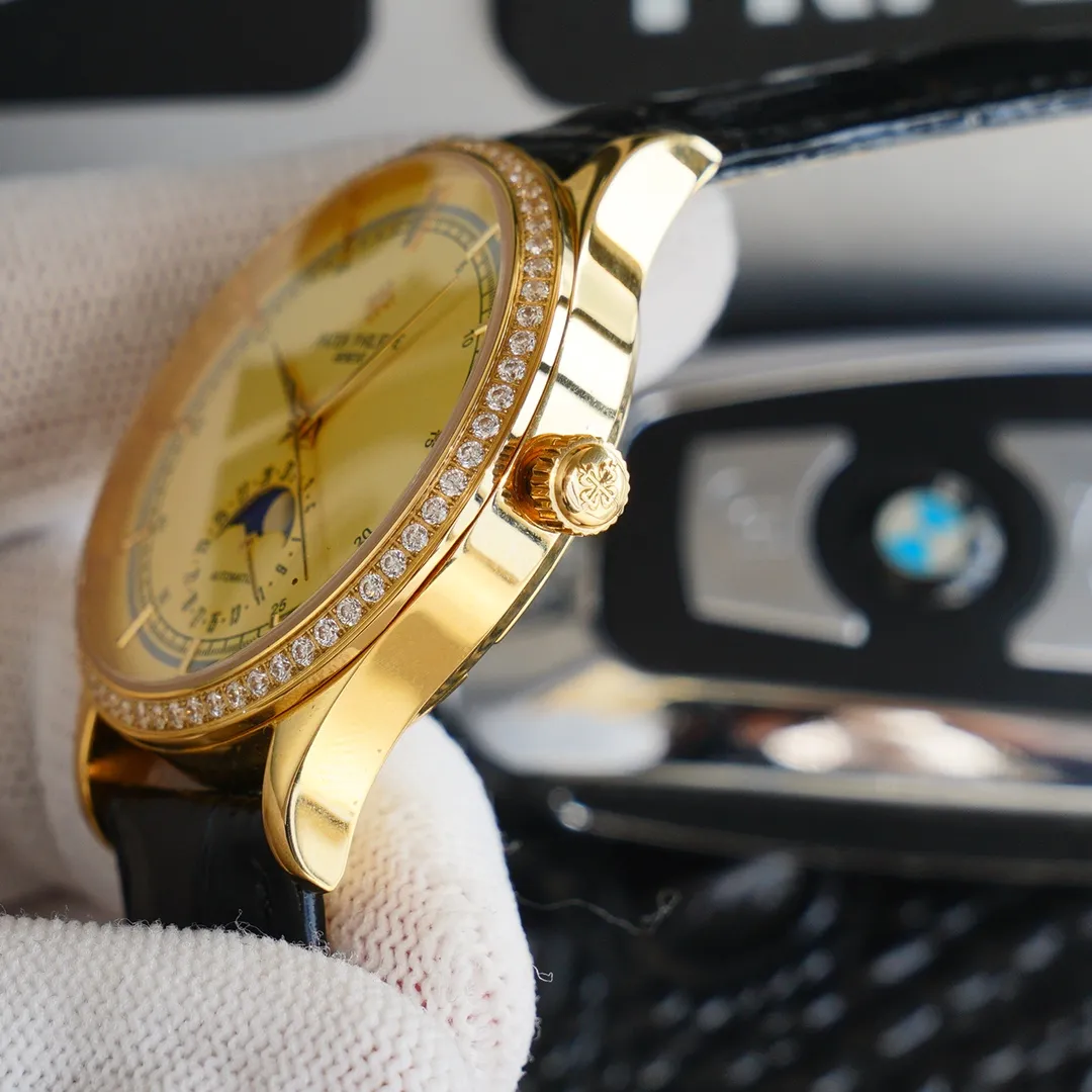 【Top replica】💰4500! Patek Philippe, six-digit real sun, moon, stars and calendar function, movement, date set 2824-2 (zero repair), imported Italian calfskin, original pin buckle, welcome to repost, we will sell it if you repost it!